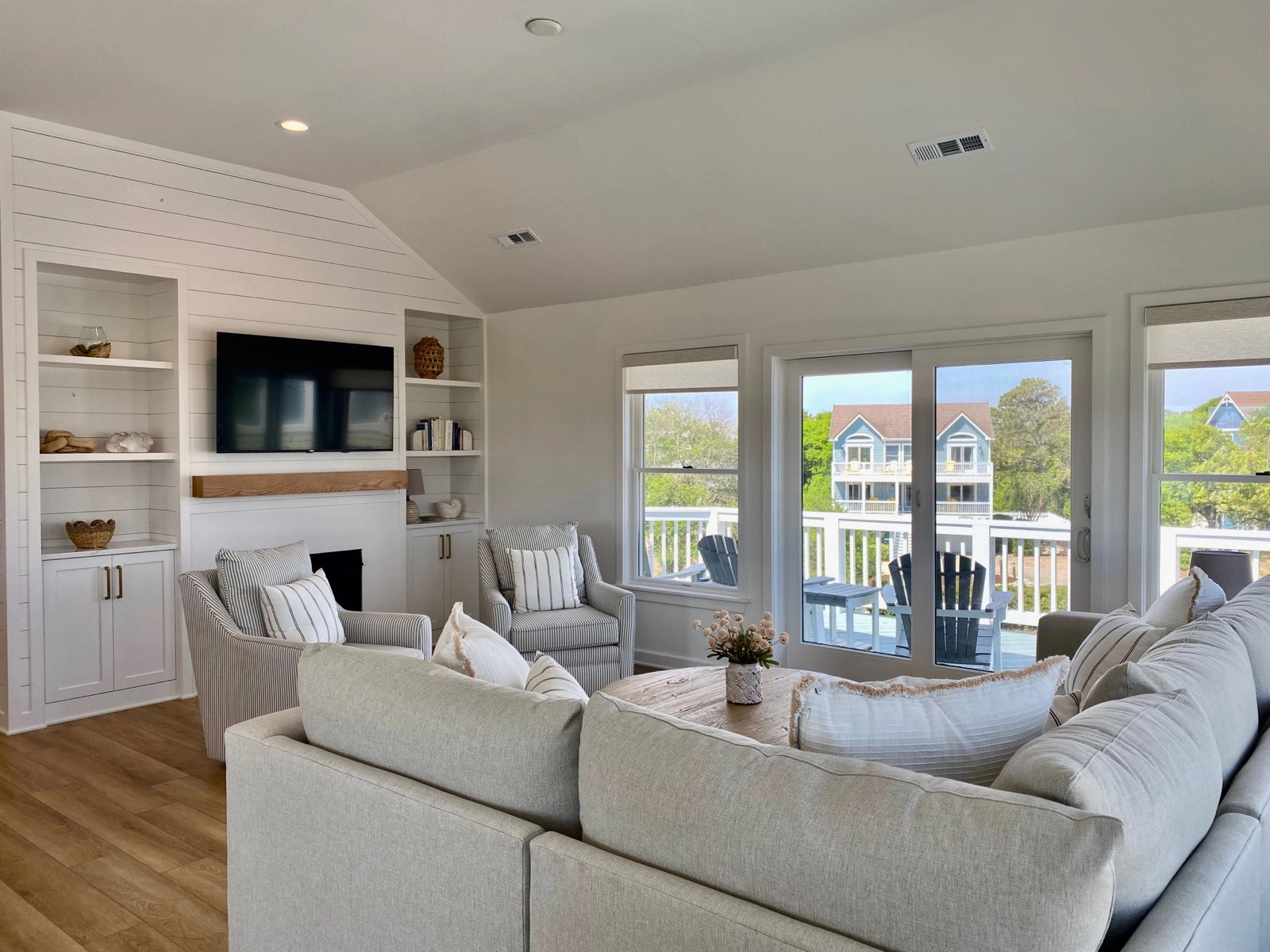 Costa Gratitude property image