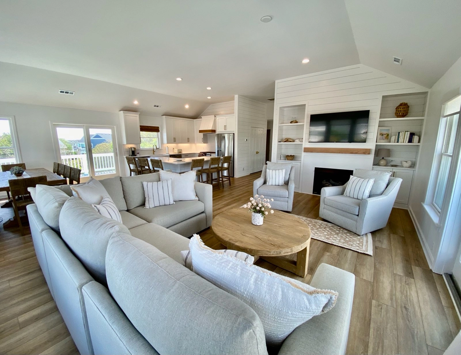 Costa Gratitude property image