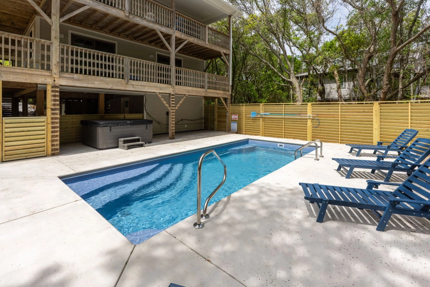 Modern Magnolia property image