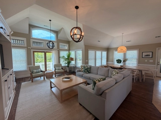 Everlong Summer property image
