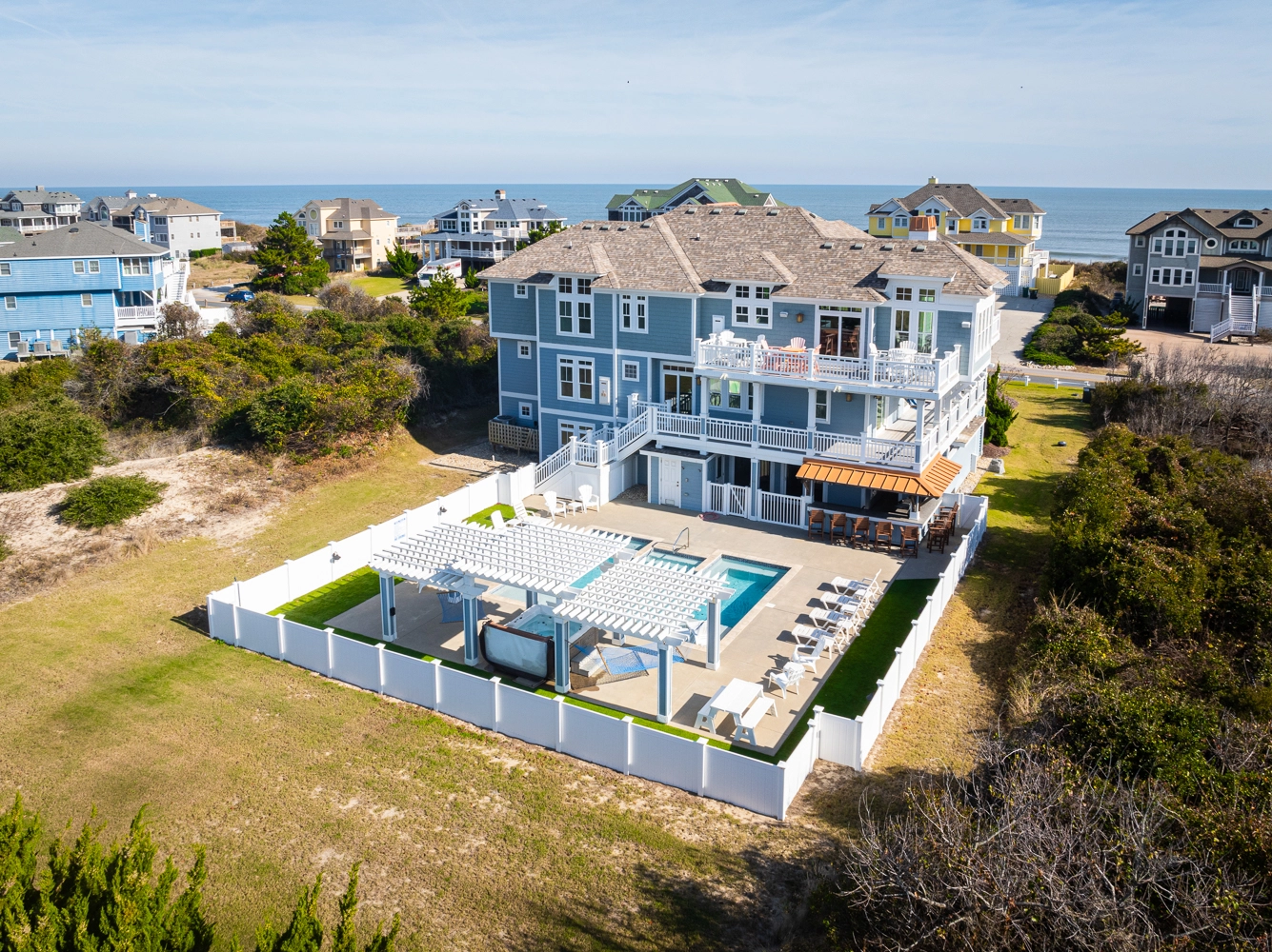 Lighthouse Beach Club