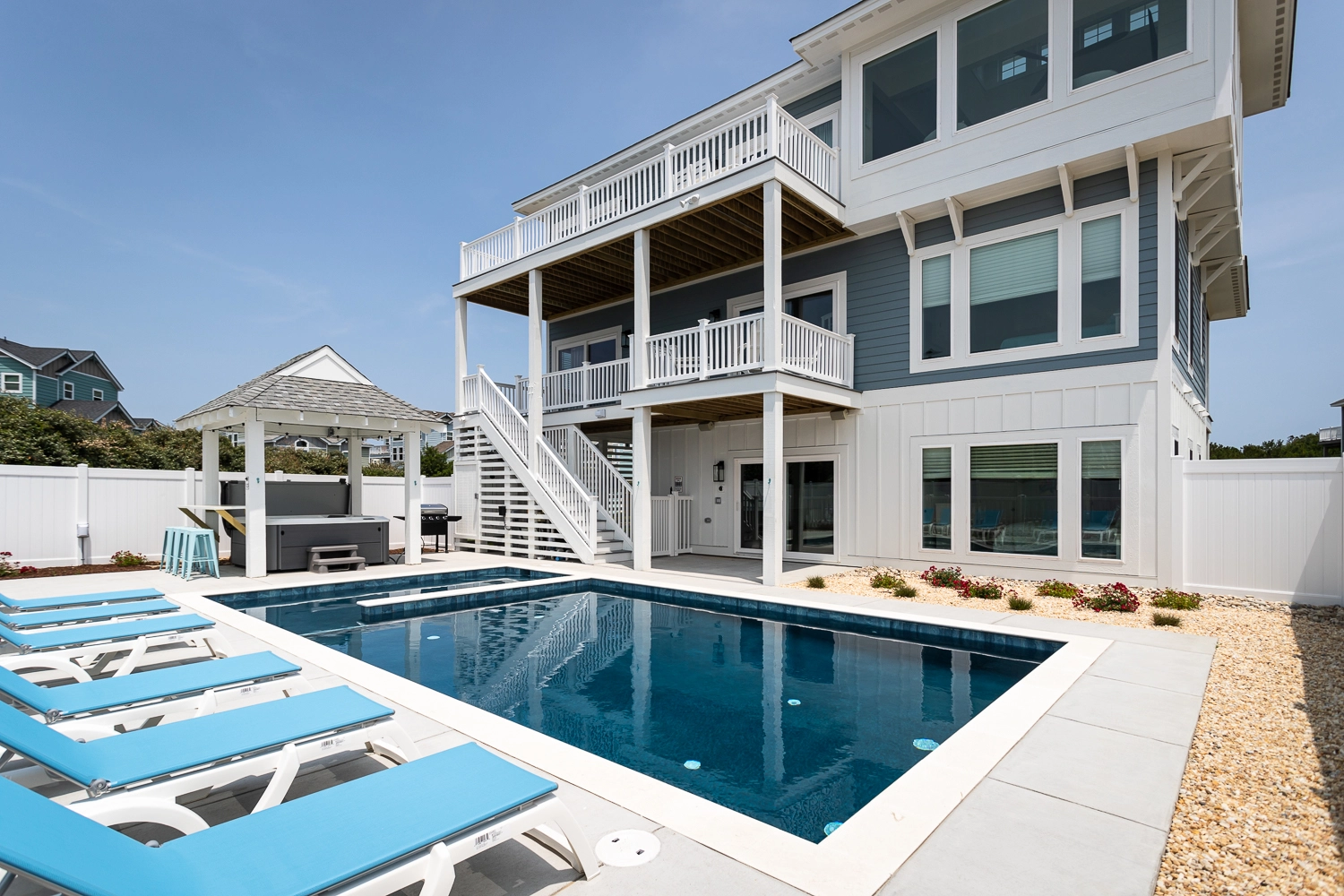 Sea La Vie - Corolla